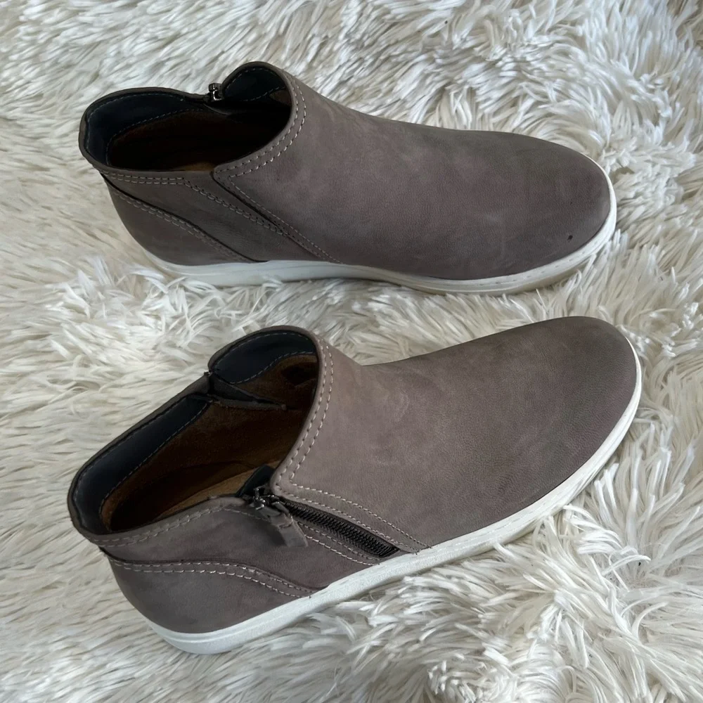 Naturalizer Celeste gray boots size 10‎